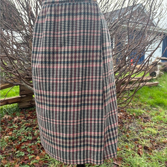 Giorgio Armani Plaid Wool Skirt Set - Picture 7 of 15